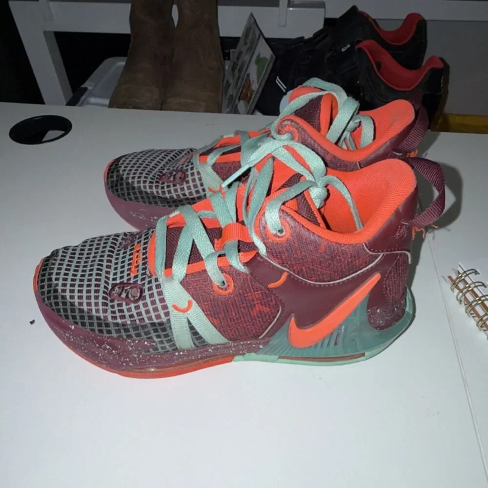 Nike LeBron Witness 7 FB8976-600 Sneakers Burgundy Orange Kids US 4.5Y
